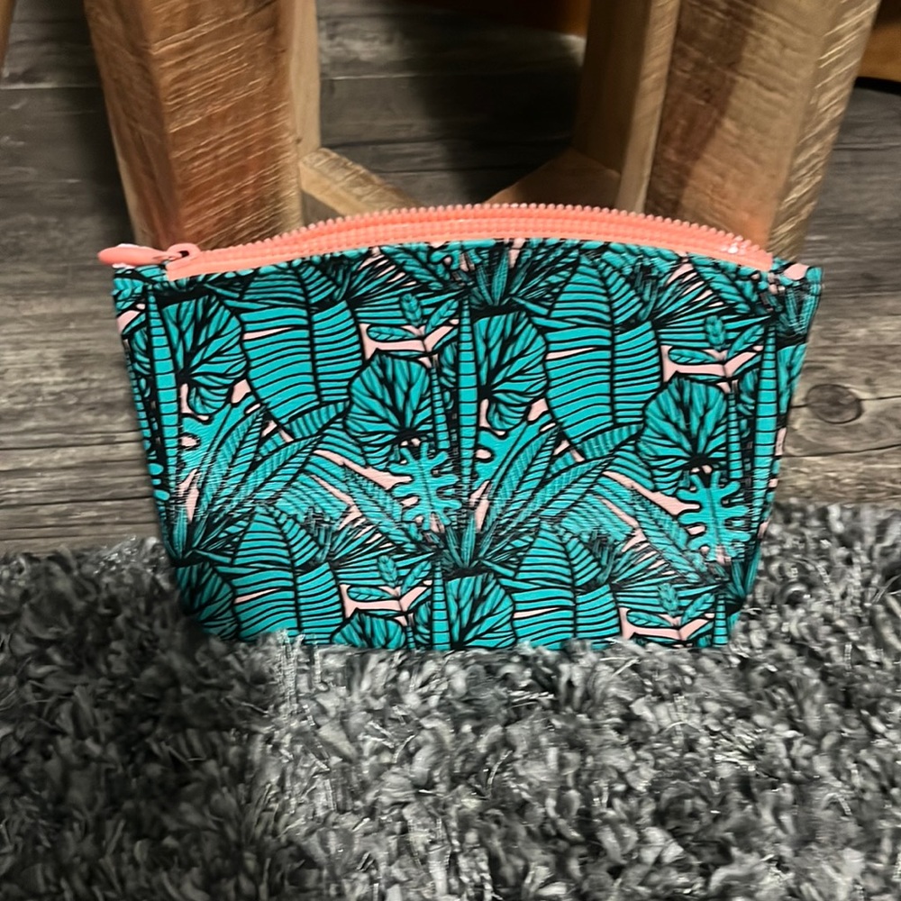 Ipsy makeup bag